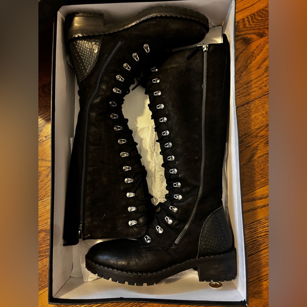 Women’s Black Lace-Up Tall Boots sz 9 Vintage Foundry